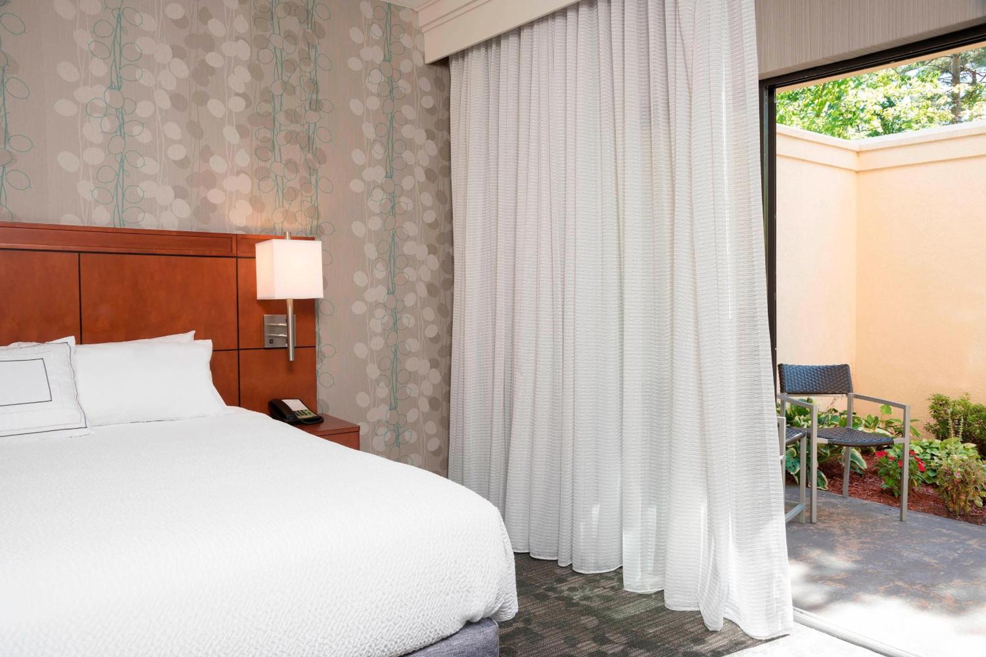 คอร์ตยาร์ด ทราเวิร์ส ซิตี้ Hotel ทราเวิร์สซิตี้ ภายนอก รูปภาพ